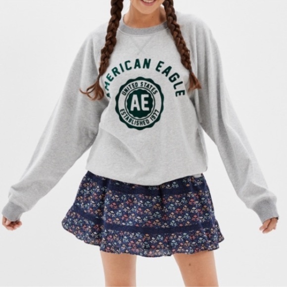 American Eagle Outfitters Gray and Green Crewneck Sweater size medium - Picture 2 of 12